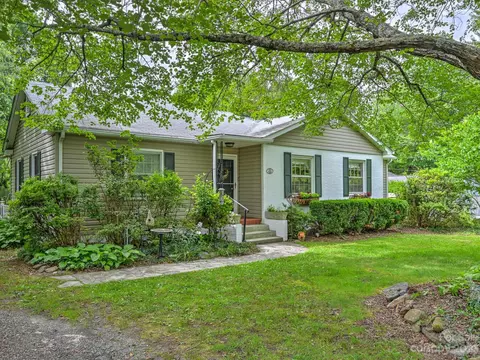 103 Orchard St, Black Mountain, NC 28711