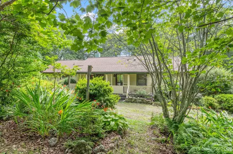 243 Pioneer Ridge Rd, Canton, NC 28716