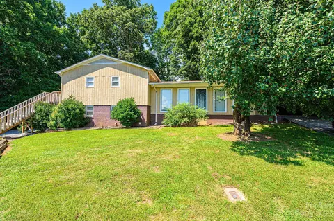 711 Meredith Ct, Lenoir, NC 28645