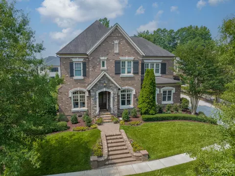 9505 Heydon Hall Cir, Charlotte, NC 28210