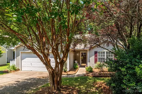1051 Valley Forge Dr, Clover, SC 29710