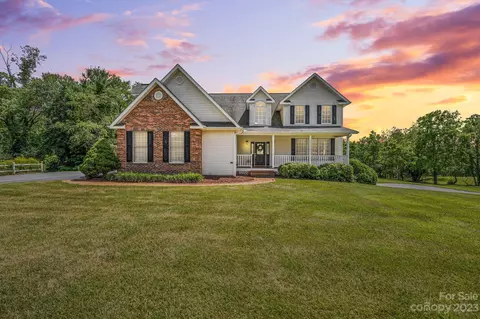 113 Caldonia Dr, Candler, NC 28715