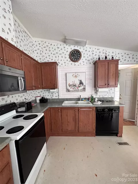 174 Daisy Ln, Bostic, NC 28018 photo 9