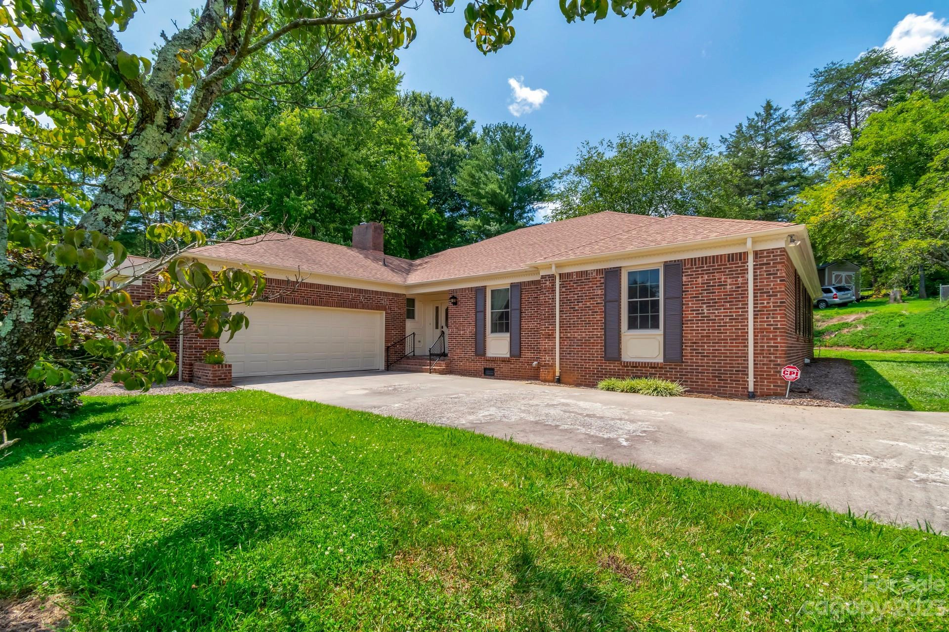 815 Pennell Ne St NE