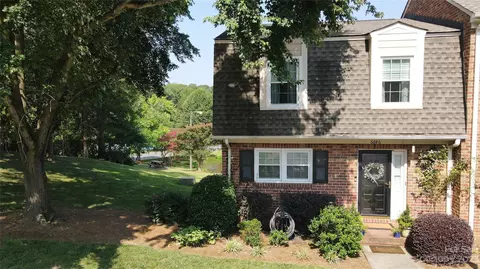 6646 Bunker Hill Cir, Charlotte, NC 28210