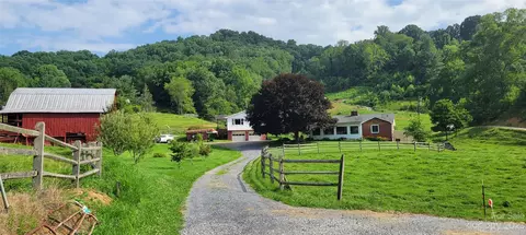 130 Leopard Dr, Waynesville, NC 28786