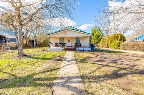 300 Mimosa Ave, Morganton, NC 28655
