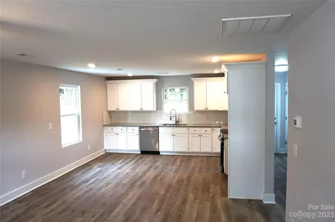 305 Dixie Dr, Kannapolis, NC 28083 photo 6