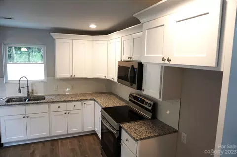 305 Dixie Dr, Kannapolis, NC 28083 photo 9