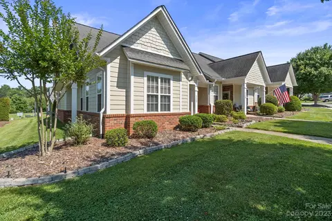 112 Henrys Glen Dr, Morganton, NC 28655
