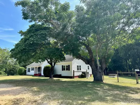 1879 Jones Rd, Kershaw, SC 29067