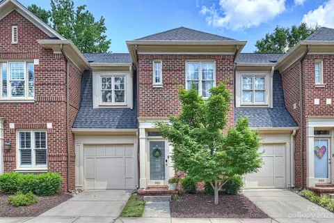 985 Park Slope Dr, Charlotte, NC 28209