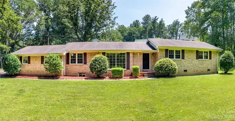129 Graham Ln, Asheville, NC 28803