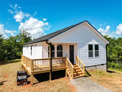 401 S Vineyard Village Dr, Old Fort, NC 28762