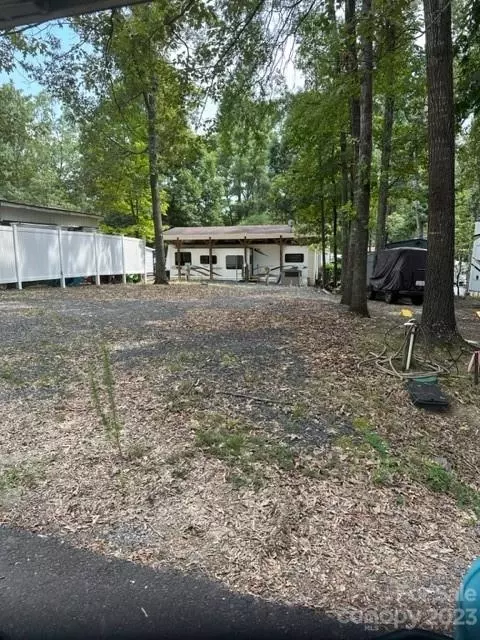 185 Arrowood Trl, Mount Gilead, NC 27306