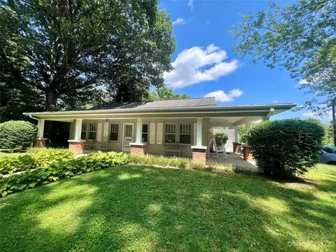 930 Kanuga Rd, Hendersonville, NC 28739