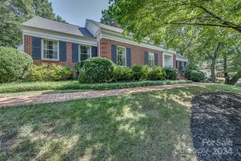 2524 Fairfax Dr, Gastonia, NC 28054