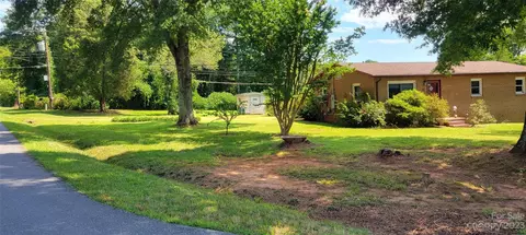 1937 Imperial St, Conover, NC 28613 photo 2