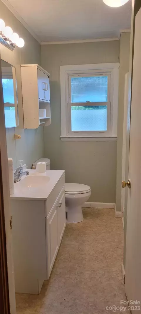 1937 Imperial St, Conover, NC 28613 photo 16