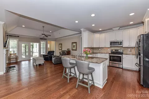 18330 Glenealy Dr, Cornelius, NC 28031 photo 8