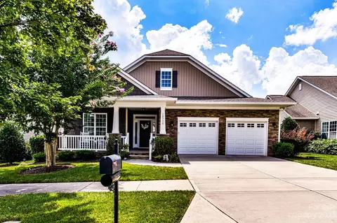 18330 Glenealy Dr, Cornelius, NC 28031