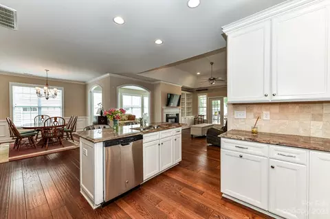 18330 Glenealy Dr, Cornelius, NC 28031 photo 7