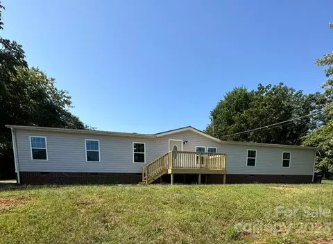 318 Charles St, Statesville, NC 28677