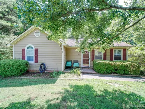 1322 Parkside Dr, Monroe, NC 28110