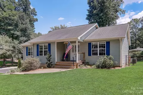 187 Pine Valley Rd, East Flat Rock, NC 28726