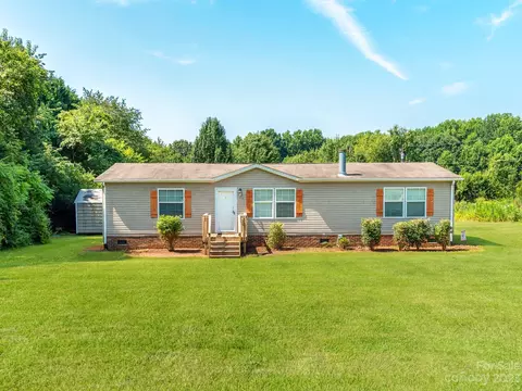 2934 Blair Dr, Newton, NC 28658