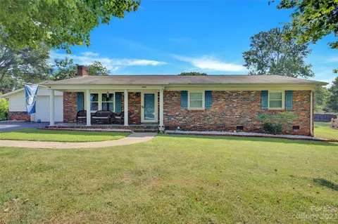 1510 Kenmore Dr, Statesville, NC 28625