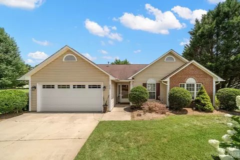 445 Glensprings Dr, Fletcher, NC 28732