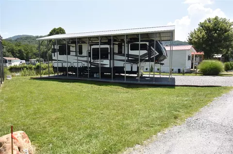 309 Mallard 235 Loop #235, Waynesville, NC 28785