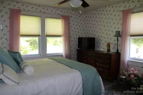 164 Rabbit Run, Marshall, NC 28753 photo 11