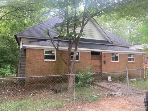 220 E Bell St, Statesville, NC 28677