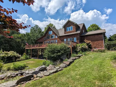 3303 Double Island Rd, Green Mountain, NC 28740