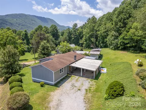 77 Evans Rd, Hendersonville, NC 28739