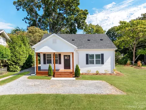 394 Woodlawn St, Belmont, NC 28012
