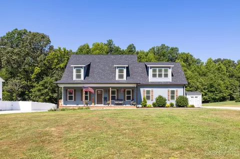234 Black Farm Rd, Thomasville, NC 27360