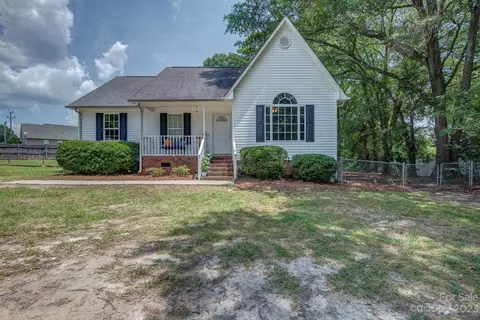 305 Jackson Ter, Clover, SC 29710