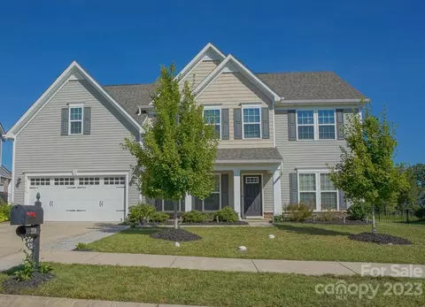 2130 SW Stone Pile Dr, Concord, NC 28025