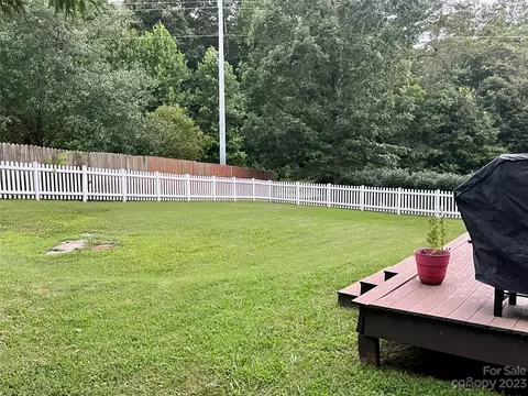 2049 Sugar Maple Ln, Conover, NC 28613 photo 3