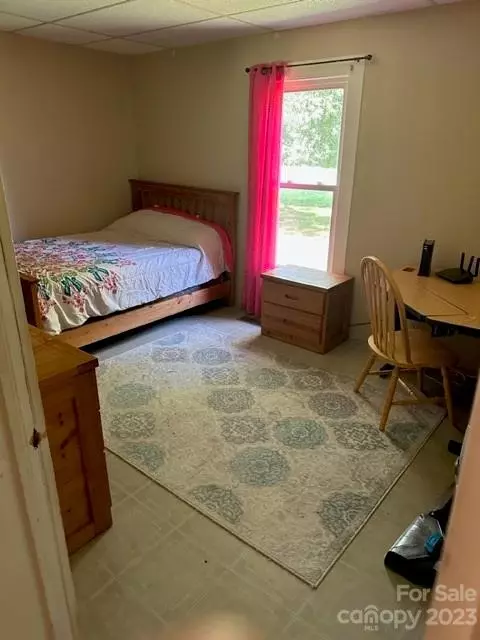 1215 Houston Dr, Conover, NC 28613 photo 5