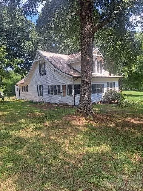 1215 Houston Dr, Conover, NC 28613