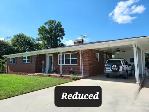 329 Nixon Rd, Statesville, NC 28625