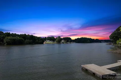128 Winding Shore Rd, Troutman, NC 28166