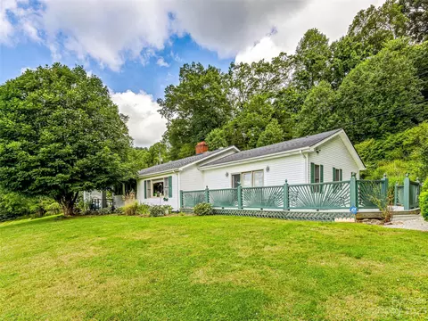 615 Rocky Springs Hts, Burnsville, NC 28714