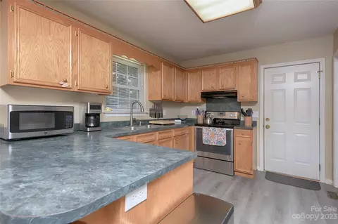 4709 Vernon Dr, Conover, NC 28613 photo 10