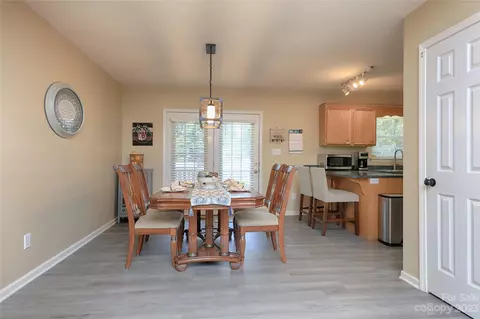 4709 Vernon Dr, Conover, NC 28613 photo 8