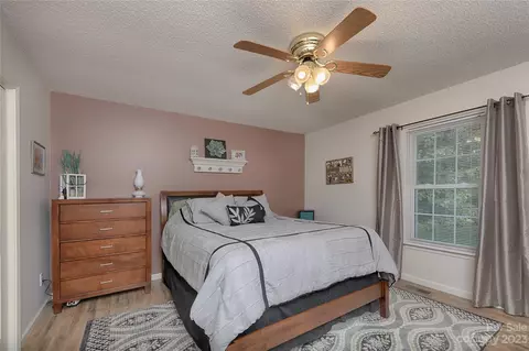 4709 Vernon Dr, Conover, NC 28613 photo 15